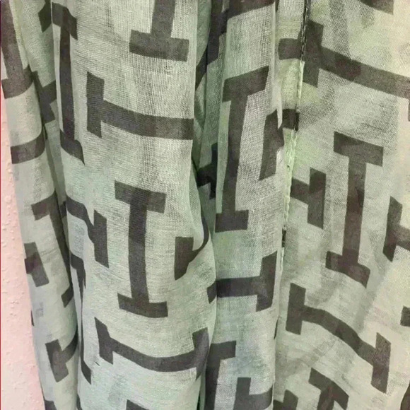 ๐3 for $20 Infinity scarf - Picture 3 of 3